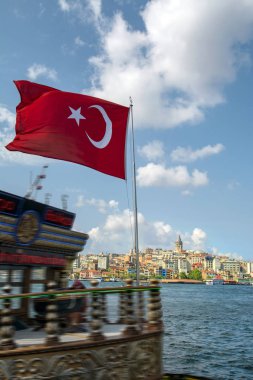 manzara SUNSHINE güzel görünümü, Boğaziçi sahil şeridine bayrak Türkiye Istanbul'da