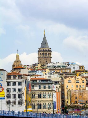 Istanbul, Türkiye, 20 Ağustos 2018: Galata Kulesi, Galata Köprüsü, Karaköy bölge ve Haliç, istanbul Türkiye