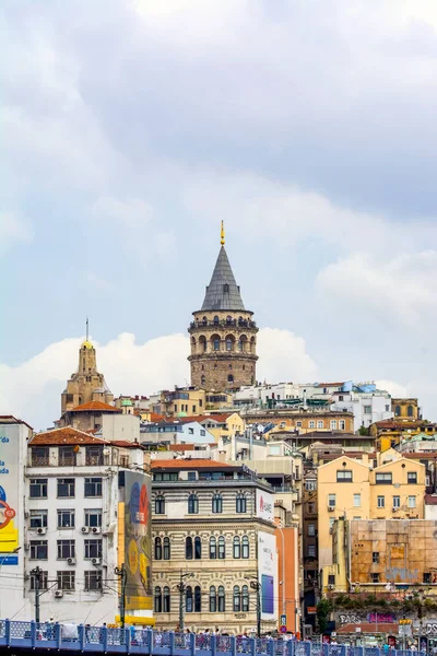 Estambul Turquía Agosto 2018 Torre Galata Puente Galata Distrito Karakoy — Foto de Stock