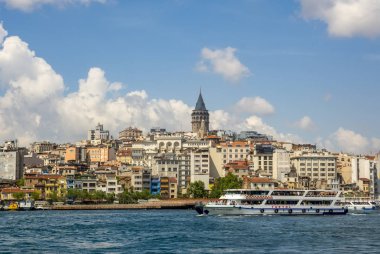Istanbul, Türkiye, 20 Ağustos 2018: Galata Kulesi, Galata Köprüsü, Karaköy bölge ve Haliç, istanbul Türkiye