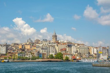 Istanbul, Türkiye, 20 Ağustos 2018: Galata Kulesi, Galata Köprüsü, Karaköy bölge ve Haliç, istanbul Türkiye
