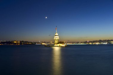 Kız Kulesi veya Kiz Kulesi Boğaziçi, Istanbul ortasında yer alan 