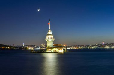 Kız Kulesi veya Kiz Kulesi Boğaziçi, Istanbul ortasında yer alan 