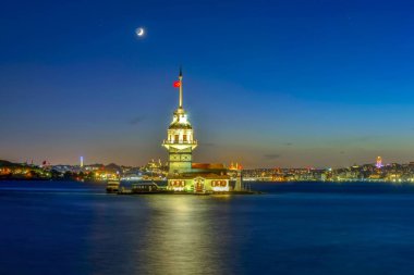 Kız Kulesi veya Kiz Kulesi Boğaziçi, Istanbul ortasında yer alan 