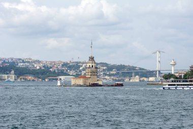 Kız Kulesi veya Kiz Kulesi Boğaziçi, Istanbul ortasında yer alan 