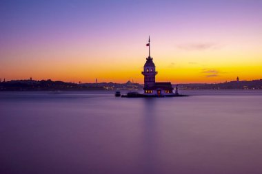Kız Kulesi veya Kiz Kulesi Boğaziçi, Istanbul Ağustos ortasında yer alan 