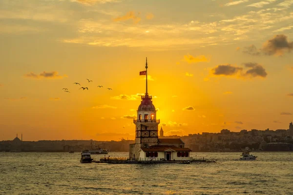 Torre Doncella Kiz Kulesi Situado Centro Del Bósforo Estambul — Foto de Stock