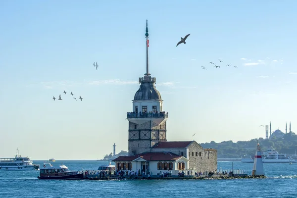 Maiden Tower Kiz Kulesi Located Middle Bosporus Istanbul — стоковое фото