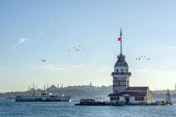 Maiden Tower Kiz Kulesi Located Middle Bosporus Istanbul — стоковое фото