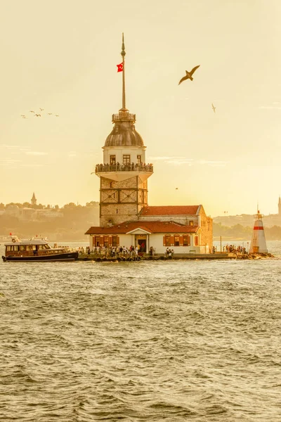 Maiden Tower Kiz Kulesi Located Middle Bosporus Istanbul — стоковое фото