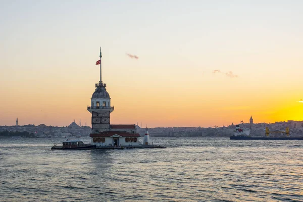 İstanbul, Türkiye 'deki Bakire Kulesi (KIZ KULESI - USKUDAR)