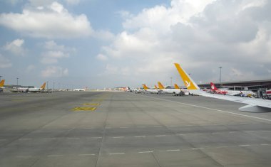 Istanbul, Türkiye - 28 Temmuz 2018: Pegasus Havayolları uçak Istanbul Sabiha Gökçen Uluslararası Havaalanı