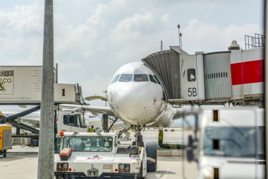 Istanbul, Türkiye - 28 Temmuz 2018: Pegasus Havayolları uçak Istanbul Sabiha Gökçen Uluslararası Havaalanı