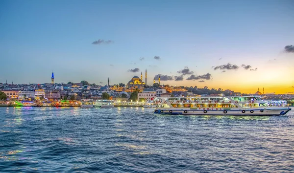 Istanbul Turquía Enero 2019 Arquitectura Musulmana Transporte Acuático Turquía Hermosas — Foto de Stock