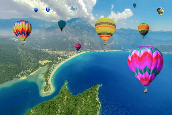 Horkovzdušný Balón Letící Nad Modré Laguny Ölüdeniz Turecko — Stock fotografie