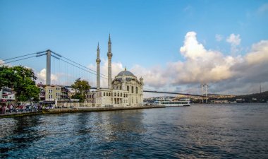 Ortakoy camisi ve Boğaz köprüsü, İstanbul, Türkiye