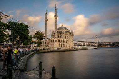 Ortakoy camisi ve Boğaz köprüsü, İstanbul, Türkiye