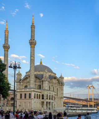 Ortakoy camisi ve Boğaz köprüsü, İstanbul, Türkiye