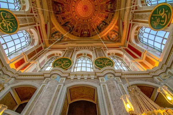 Interior Una Mezquita Ortakoy Puente Del Bósforo Estambul Turquía —  Fotos de Stock