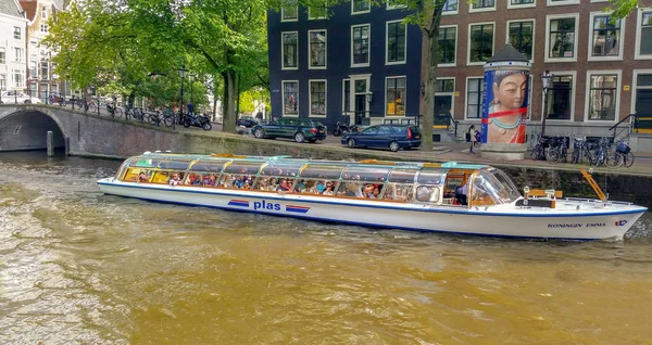 Amsterdão Países Baixos Agosto 2014 Passeios Cruzamento Canais Amsterdã Holanda — Fotografia de Stock