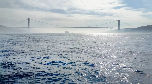 伊斯坦布尔博斯普鲁斯海峡大桥 7月15日烈士桥 土耳其 — 图库照片