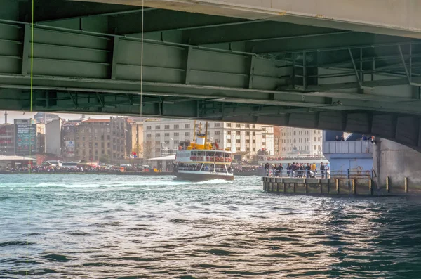 Стамбул Турция Апреля 2019 Года Мусульманская Архитектура Водный Транспорт Турции — стоковое фото