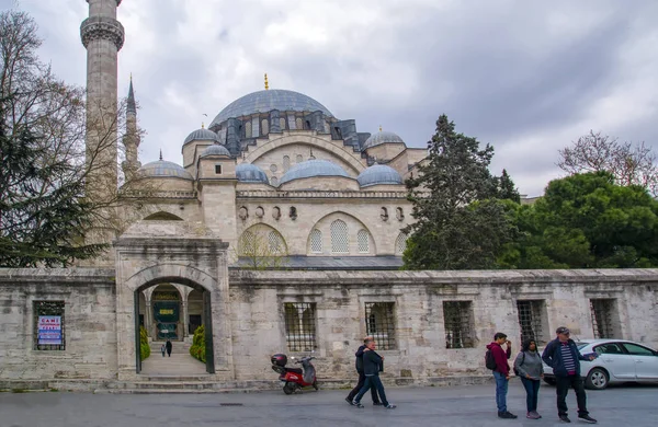 İstanbul Türkiye 04 Nisan 2019: Süleymaniye Camii Süleymaniye Camii, İstanbul'un Üçüncü Tepesi üzerinde yer alan bir Osmanlı camisi.. 