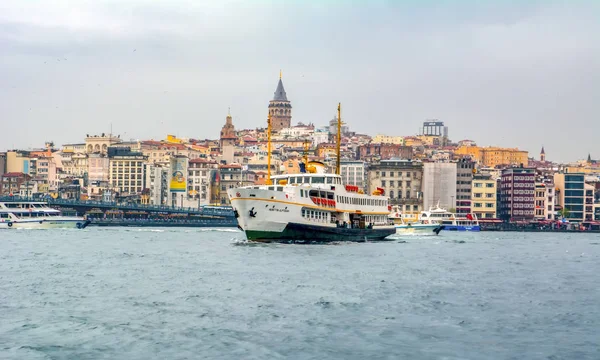 Muslimische Architektur Und Wassertransport Der Türkei Schöne Aussicht Touristische Sehenswürdigkeiten — Stockfoto