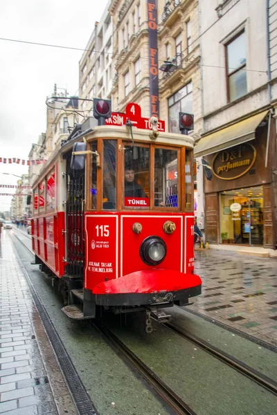 Nostalgische Rode Tram Straat Taksim Istiklal Avond Straat Taksim Istiklal — Stockfoto