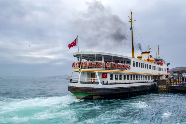 Architettura Musulmana Trasporto Acquatico Turchia Bella Vista Punti Riferimento Turistici — Foto Stock