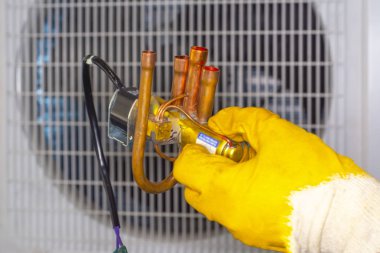 Air Conditioner Heat Pump system solenoid valve 4 Way Reversing Valve clipart