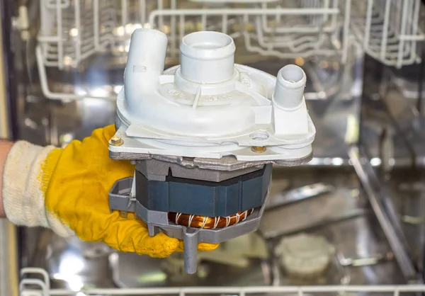 Bulaşık makinesinin su pompası. Çark aşınması, pompa mili, grafit bezi gövdesi. Bulaşık makinesi pompası tamiri. Bulaşık makinesi sirkülasyon pompasının yağ mührünün değiştirilmesi.