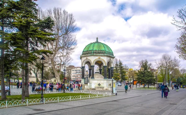 İstanbul Türkiye 04 Nisan 2019: Süleymaniye Camii Süleymaniye Camii, İstanbul'un Üçüncü Tepesi üzerinde yer alan bir Osmanlı camisi.. 