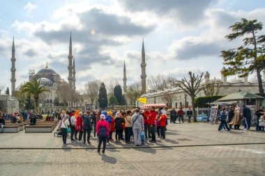 İstanbul Türkiye 04 Nisan 2019: Sultanahmet Camii, (Sultanahmet Camii) ve turist grubu , İstanbul