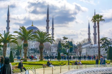 İstanbul Türkiye 04 Nisan 2019: Sultanahmet Camii, (Sultanahmet Camii) ve turist grubu , İstanbul