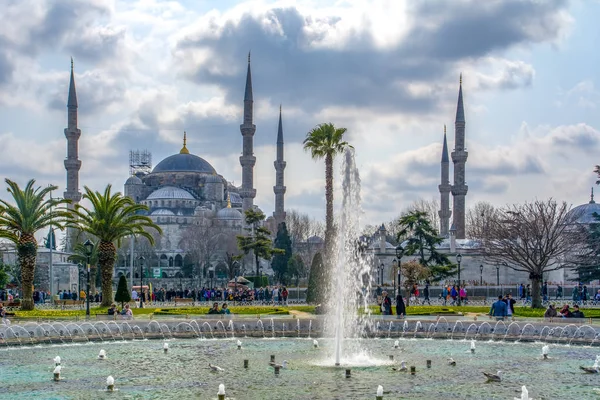 Estambul Turquía Abril 2019 Mezquita Azul Sultanahmet Camii Grupo Turístico — Foto de Stock