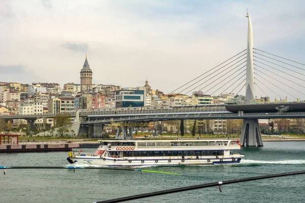 Istanbul Turquie Avril 2019 Corne Contre Tour Galata Istanbul Turquie — Photo