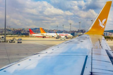 İstanbul, Türkiye - 16 Haziran 2019: Pegasus Havayolları uçağı İstanbul Sabiha Gökçen Uluslararası Havalimanı'nda