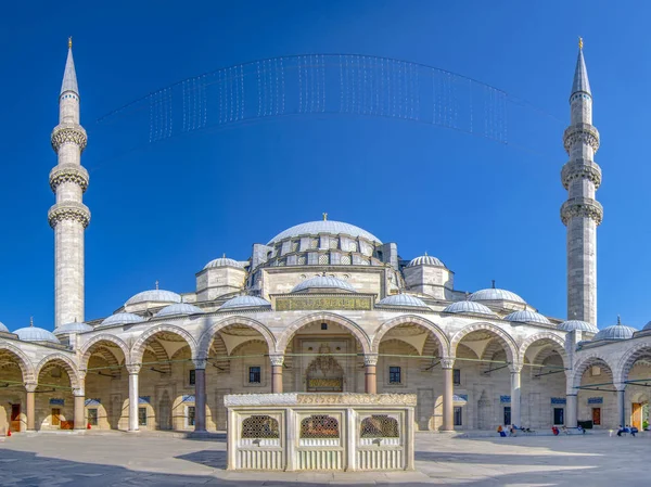 スレイマニエ モスク Sleymaniye のモスクは トルコの第 丘に位置するオスマン帝国モスクです — ストック写真