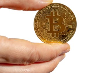 Bitcoins ve yeni sanal para kavramı. Altın bitcoins Mum grafiği grafik ve dijital arka plan sopa. Altın sikke simge mektup B.Mining veya blockchain teknolojisi ile