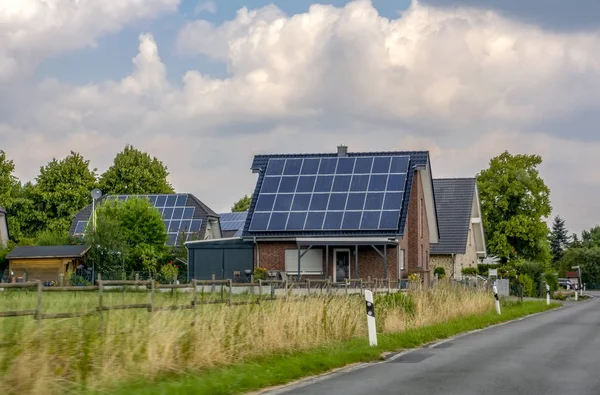 Paneles Solares Contra Cielo Azul — Foto de Stock