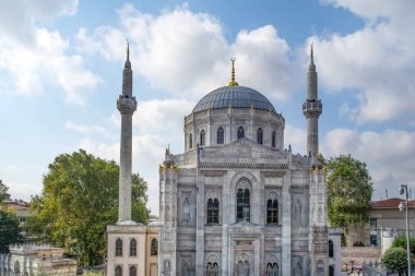 İstanbul, Türkiye, 23 Ağustos 2019: Pertevniyal Valide Sultan Camisi (Aksaray Valide Camisi olarak da bilinir), İstanbul, Türkiye