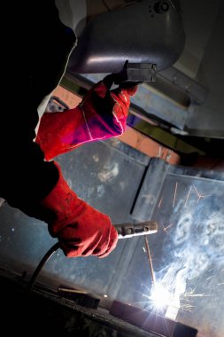 Çelik, alet ve kıvılcım kaynaklama