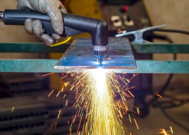 Çelik, alet ve kıvılcım kaynaklama