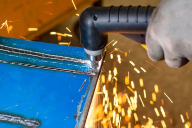 Çelik, alet ve kıvılcım kaynaklama