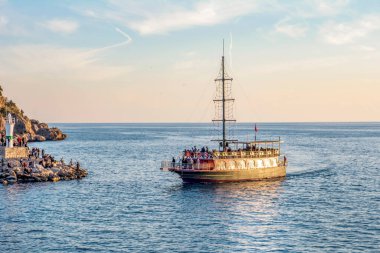 Antalya / Türkiye 14 Aralık 2019: Antalya Kaleii Eski Kenti (Kaleici), Türkiye 'nin Antalya kentindeki Akdeniz mimari kültürünün eski ev penceresini kapatın