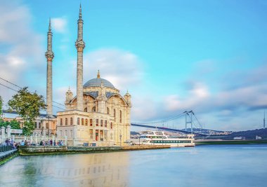 Ortakoy camisi ve Boğaz köprüsü, İstanbul, Türkiye