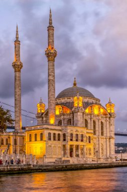 Ortakoy camisi ve Boğaz köprüsü, İstanbul, Türkiye