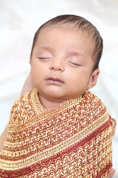 Nahaufnahme Eines Schlafenden Neugeborenen — Stockfoto