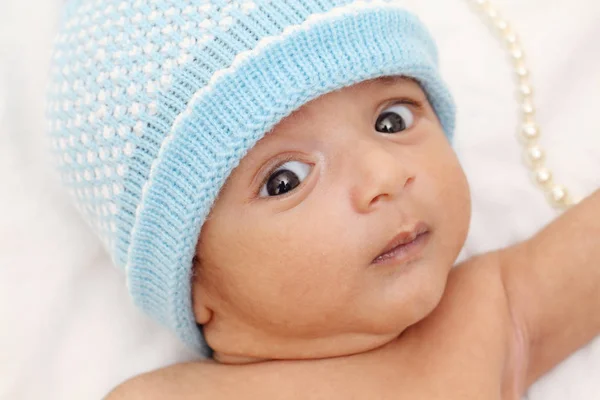 Sluiten Van Een Pasgeboren Baby — Stockfoto